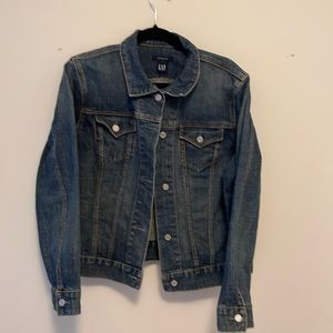 Women’s Gap Jean Jacket.  Size L.